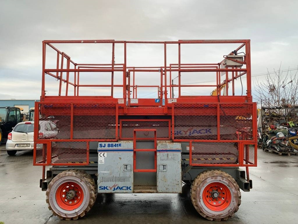 SkyJack SJ 8841 - Plataforma de tijeras: foto 3 SkyJack SJ 8841 - Plataforma de tijeras: foto 3