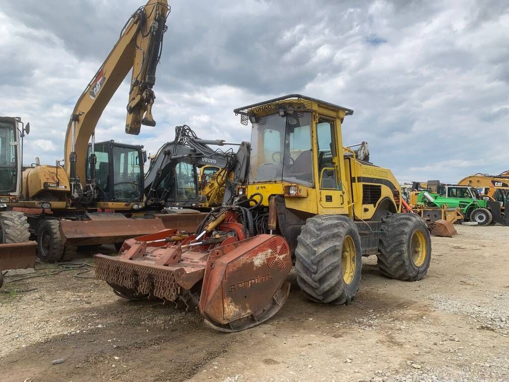 Unac 300NF+Seppi Superfrost 200 - Tractor forestal: foto 1 Unac 300NF+Seppi Superfrost 200 - Tractor forestal: foto 1