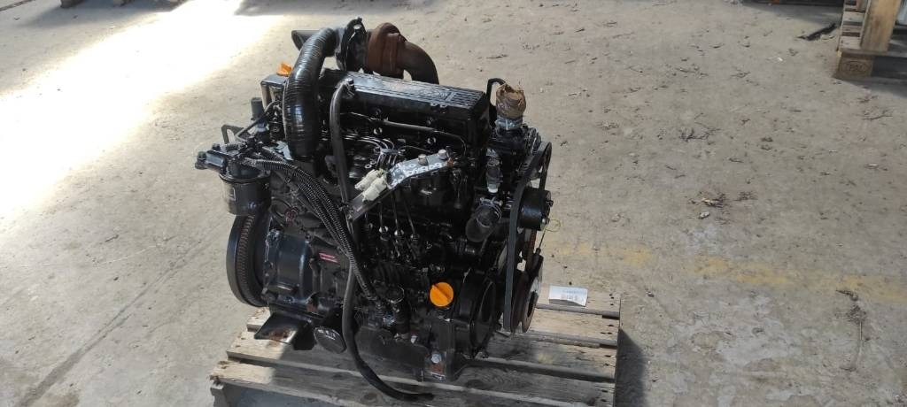 Yanmar 4TNE100 - Motor para Maquinaria agrícola: foto 1 Yanmar 4TNE100 - Motor para Maquinaria agrícola: foto 1