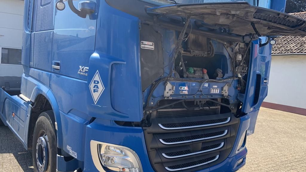 DAF XF 106.440PS SC SZM Top zustand 1-Hand - Cabeza tractora: foto 4 DAF XF 106.440PS SC SZM Top zustand 1-Hand - Cabeza tractora: foto 4