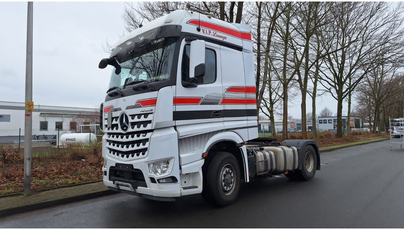 Mercedes-Benz 1845 Arocs 4x4 HD 1-Hand - Cabeza tractora: foto 1 Mercedes-Benz 1845 Arocs 4x4 HD 1-Hand - Cabeza tractora: foto 1