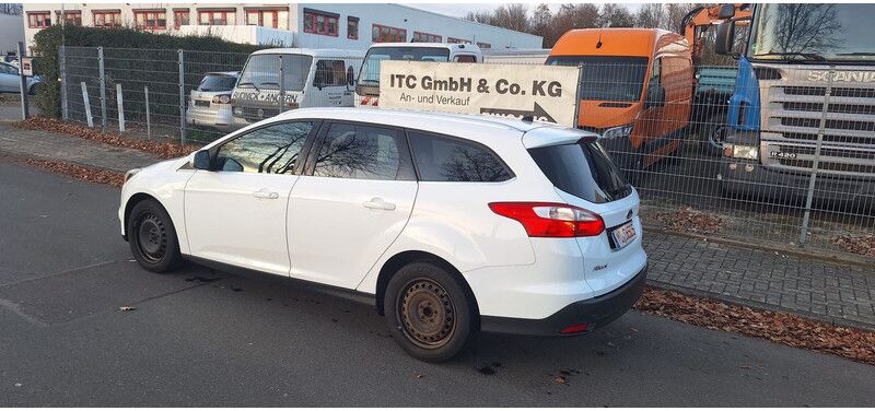 Ford Focus - Sedan: foto 5 Ford Focus - Sedan: foto 5