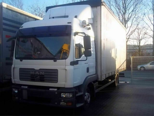 MAN 8.240TGL Euro:4 G.Haus/Hochdach Klima Stand - Furgoneta con caja de lona: foto 1 MAN 8.240TGL Euro:4 G.Haus/Hochdach Klima Stand - Furgoneta con caja de lona: foto 1