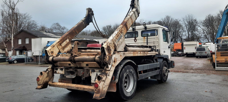 MAN M38 - Portacontenedor de cadenas camión: foto 4 MAN M38 - Portacontenedor de cadenas camión: foto 4