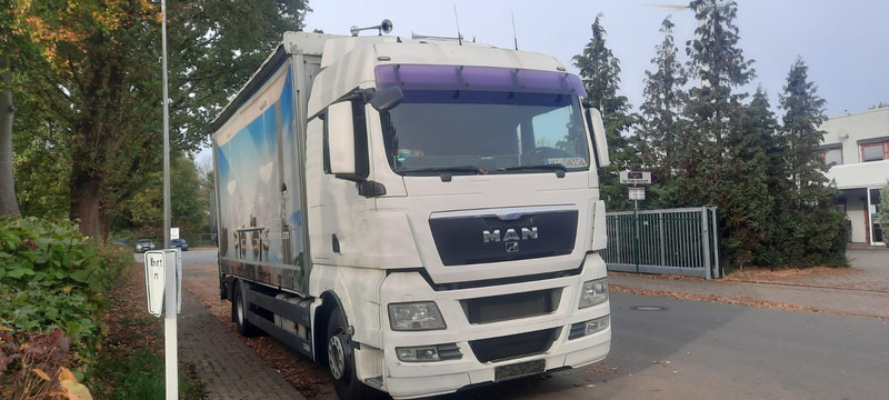 MAN TGX 18.360PS 4x2 G.Haus Kran+Funk - Camión lona, Camión grúa: foto 2 MAN TGX 18.360PS 4x2 G.Haus Kran+Funk - Camión lona, Camión grúa: foto 2