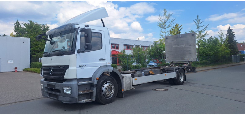 Mercedes-Benz 1833 2 Achser für BDF mit LBW - Chasis camión: foto 1 Mercedes-Benz 1833 2 Achser für BDF mit LBW - Chasis camión: foto 1