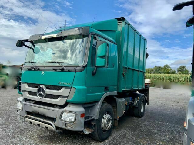 Mercedes-Benz 1844K 4x2 Kipper mit Kran Blattgefedert - Volquete camión, Camión grúa: foto 1 Mercedes-Benz 1844K 4x2 Kipper mit Kran Blattgefedert - Volquete camión, Camión grúa: foto 1