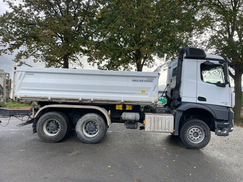 Mercedes-Benz 2648 3348 - Volquete camión: foto 3 Mercedes-Benz 2648 3348 - Volquete camión: foto 3