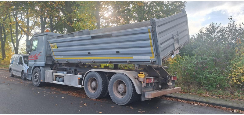 Mercedes-Benz Actros 2651 V8 6x4 - Volquete camión: foto 3 Mercedes-Benz Actros 2651 V8 6x4 - Volquete camión: foto 3