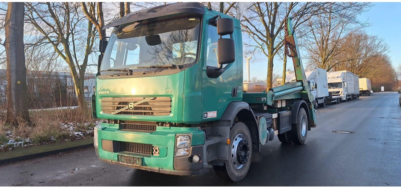 Volvo Absetzkipper FE-320 - Portacontenedor de cadenas camión: foto 1 Volvo Absetzkipper FE-320 - Portacontenedor de cadenas camión: foto 1