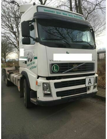 Volvo FH12-420 G.Haus 2xBett Klima Schaltgetriebe Reta - Multibasculante camión: foto 2 Volvo FH12-420 G.Haus 2xBett Klima Schaltgetriebe Reta - Multibasculante camión: foto 2