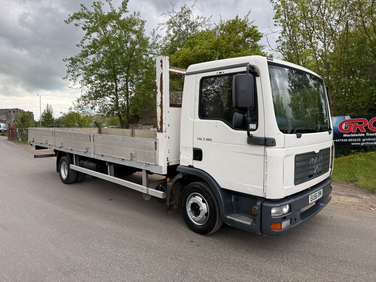 2011 MAN TGL 8 Flatbed Truck - Camión caja abierta: foto 2 2011 MAN TGL 8 Flatbed Truck - Camión caja abierta: foto 2
