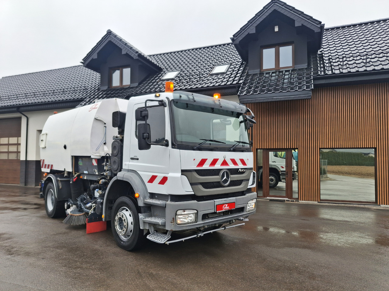 MERCEDES-BENZ Axor 1829 Zamiatarka Kehrmaschine Johnston 2 Motoren Karcher L/R - Barredora vial: foto 1 MERCEDES-BENZ Axor 1829 Zamiatarka Kehrmaschine Johnston 2 Motoren Karcher L/R - Barredora vial: foto 1