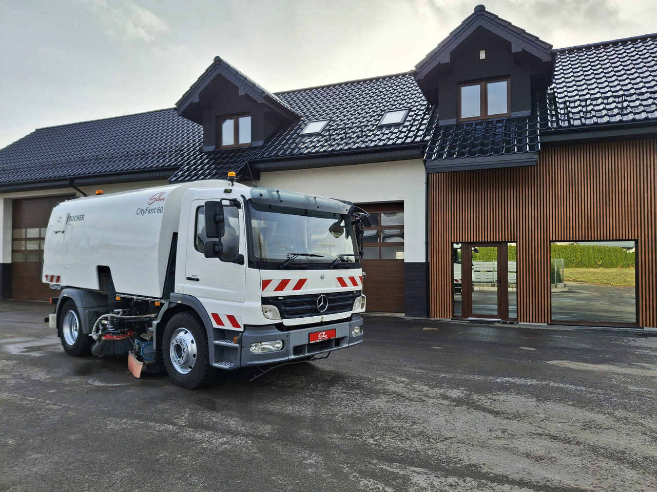 Mercedes-Benz Atego 1524 Zamiatarka Kehrmaschine BUCHER 2 Motoren Sweeper - Barredora vial: foto 1 Mercedes-Benz Atego 1524 Zamiatarka Kehrmaschine BUCHER 2 Motoren Sweeper - Barredora vial: foto 1