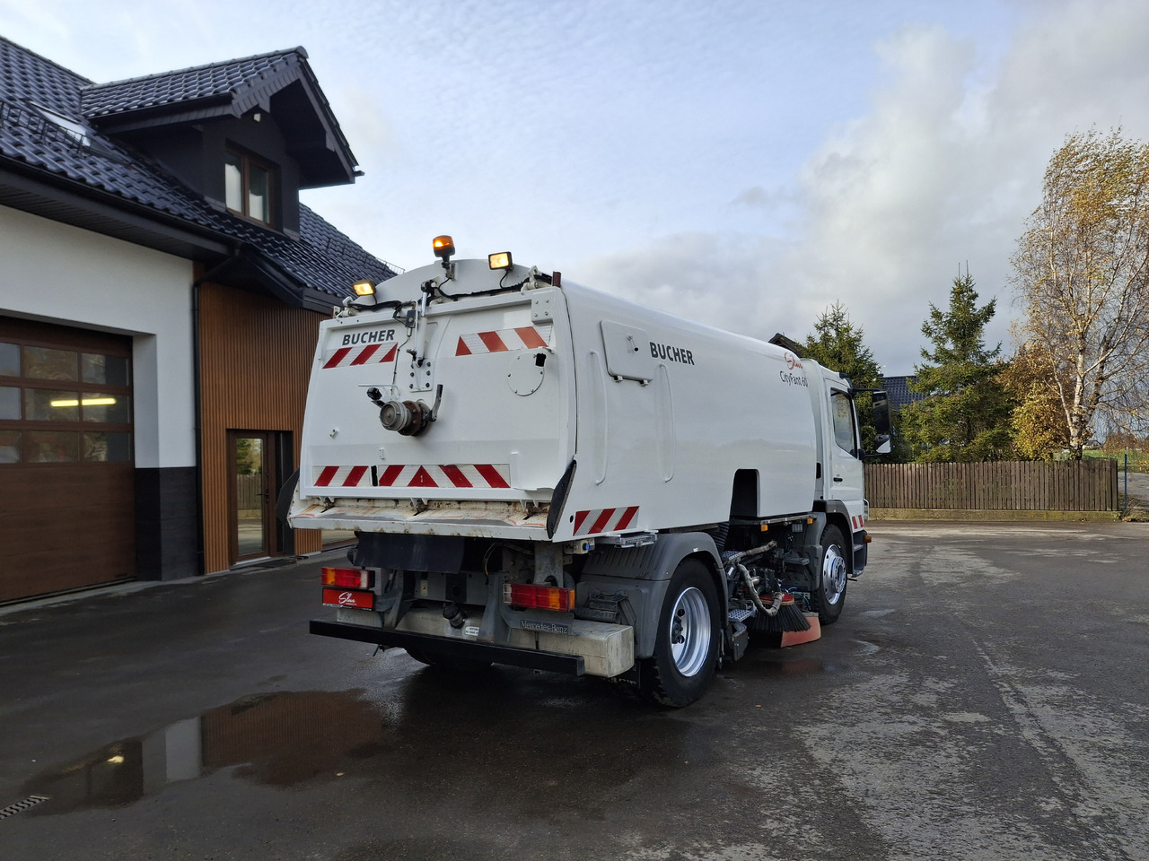 Mercedes-Benz Atego 1524 Zamiatarka Kehrmaschine BUCHER 2 Motoren Sweeper - Barredora vial: foto 4 Mercedes-Benz Atego 1524 Zamiatarka Kehrmaschine BUCHER 2 Motoren Sweeper - Barredora vial: foto 4
