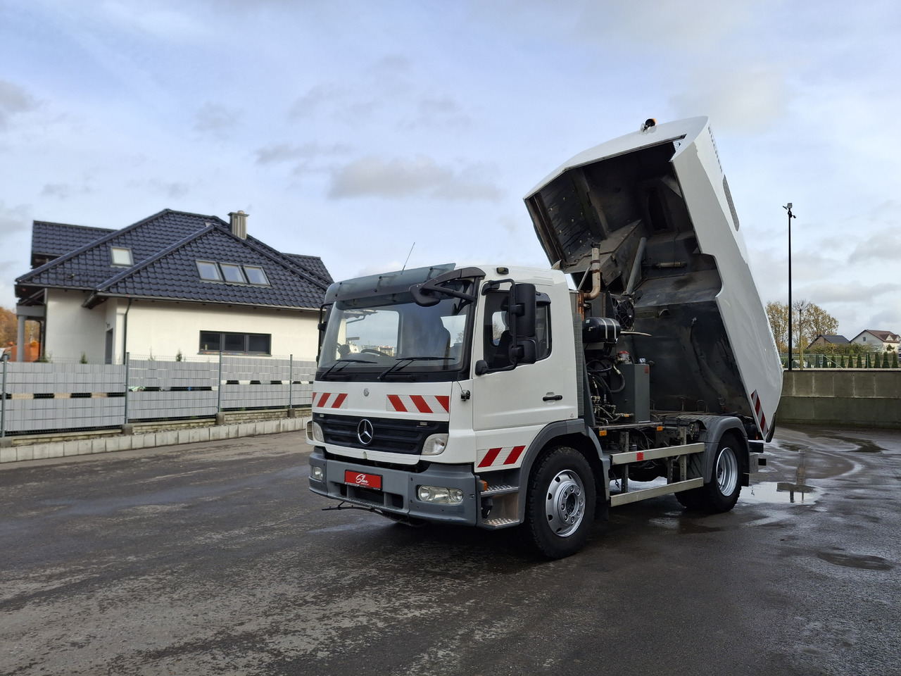 Leasing financiero de Mercedes-Benz Atego 1524 Zamiatarka Kehrmaschine BUCHER 2 Motoren Sweeper leasing Mercedes-Benz Atego 1524 Zamiatarka Kehrmaschine BUCHER 2 Motoren Sweeper: foto 6 Leasing financiero de Mercedes-Benz Atego 1524 Zamiatarka Kehrmaschine BUCHER 2 Motoren Sweeper leasing Mercedes-Benz Atego 1524 Zamiatarka Kehrmaschine BUCHER 2 Motoren Sweeper: foto 6