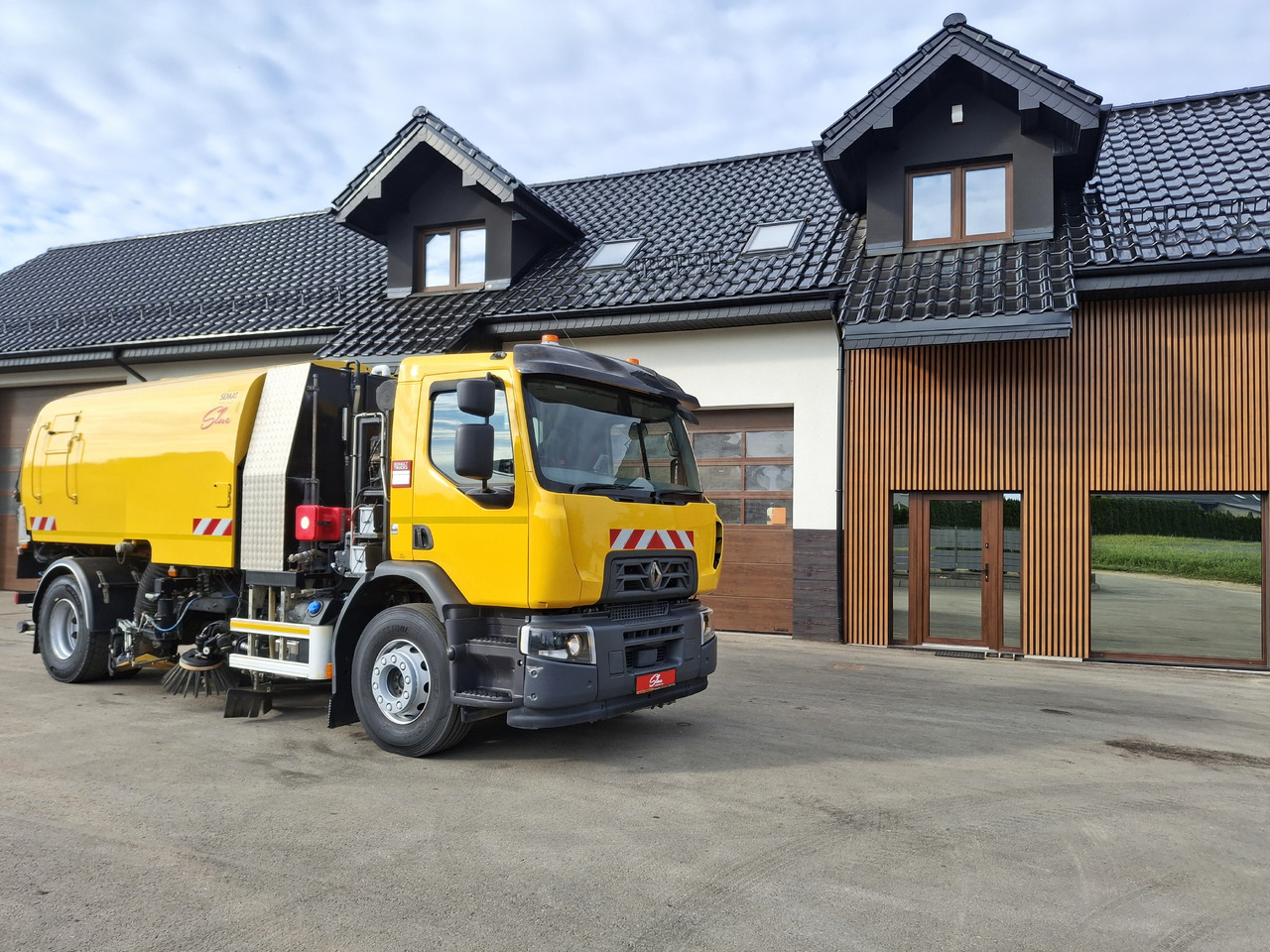 RENAULT C280 SEMAT ZOELLER Zamiatarka Kehrmaschine Euro 6 PM Karcher L/R 2 Motoren 2018r Hochdruckreinigung - Barredora vial: foto 1 RENAULT C280 SEMAT ZOELLER Zamiatarka Kehrmaschine Euro 6 PM Karcher L/R 2 Motoren 2018r Hochdruckreinigung - Barredora vial: foto 1