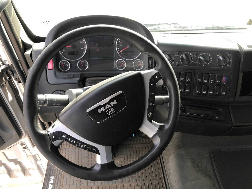 MAN TGA 26.480 6X2-2 BL - Limpieza de alcantarillado: foto 2 MAN TGA 26.480 6X2-2 BL - Limpieza de alcantarillado: foto 2