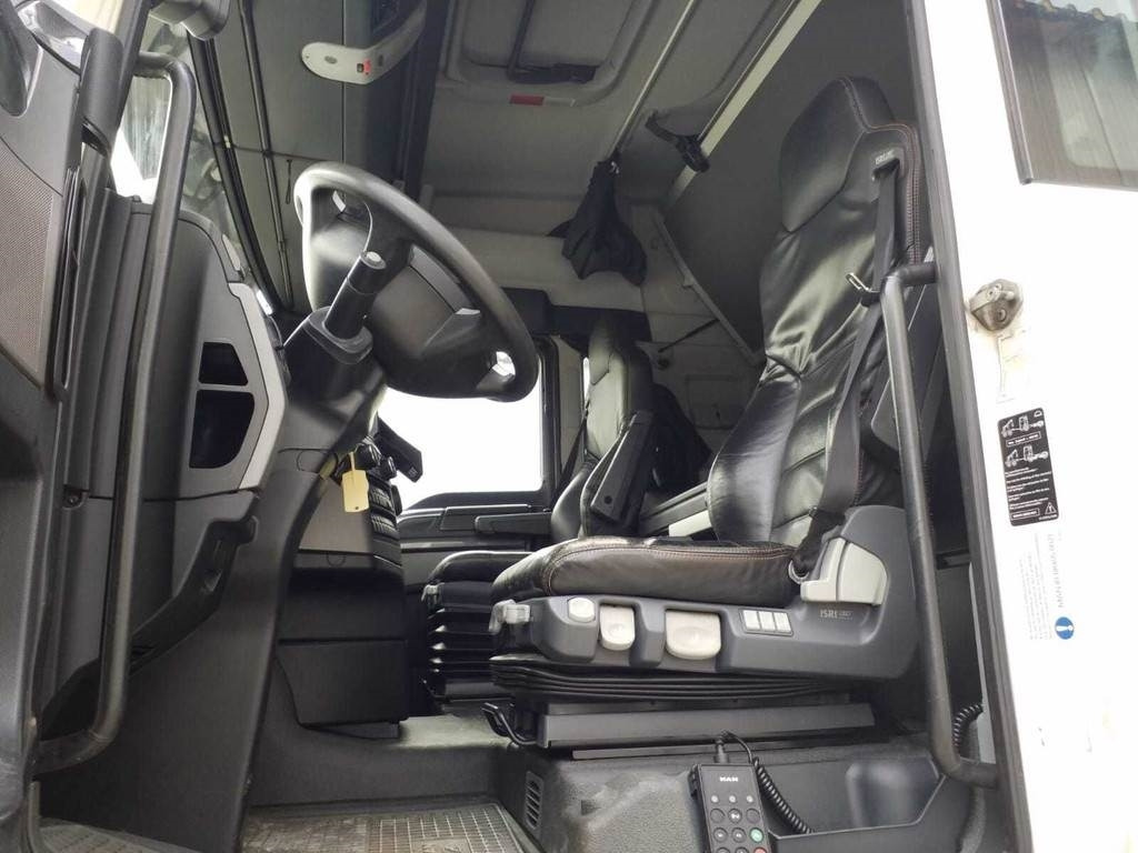 Transporte de ganado camión MAN TGX 35.540 8X4 TRIDEM ANIMAL: foto 11 Transporte de ganado camión MAN TGX 35.540 8X4 TRIDEM ANIMAL: foto 11