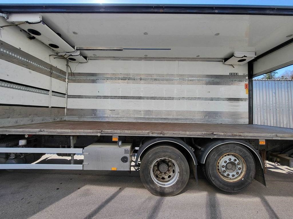Volvo FM410 6X2 CARRIER SIDEOPENING - Frigorífico camión: foto 2 Volvo FM410 6X2 CARRIER SIDEOPENING - Frigorífico camión: foto 2