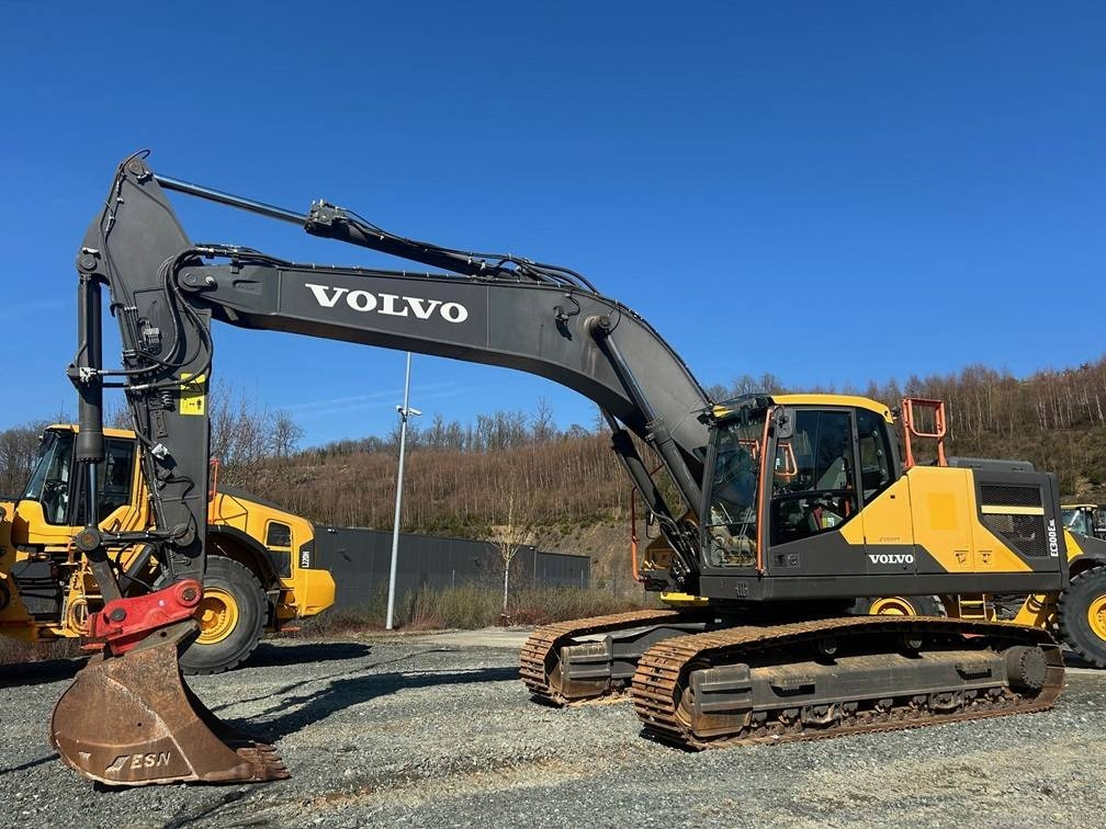 Excavadora de cadenas Volvo EC 300 E: foto 1