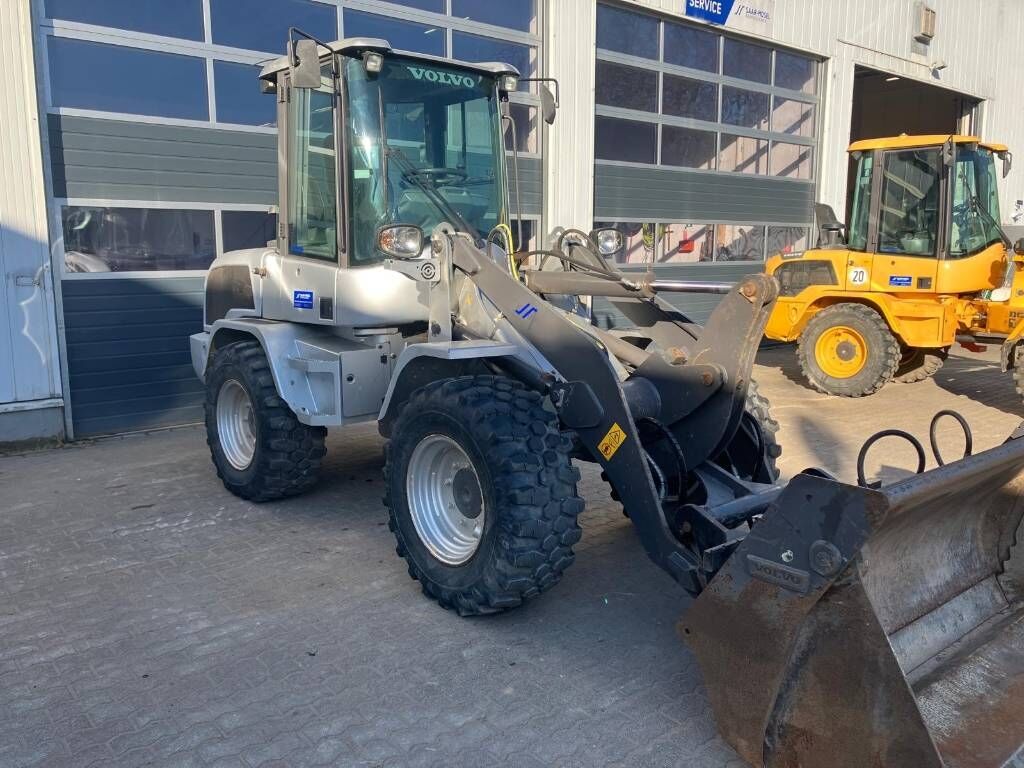 Volvo L 30 G - Cargadora de ruedas: foto 2 Volvo L 30 G - Cargadora de ruedas: foto 2