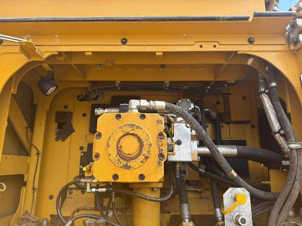 Excavadora de cadenas CAT 390 F L ME: foto 13