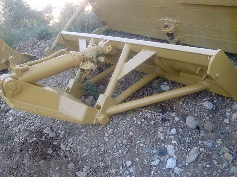 CAT ΜΑΧΑΙΡΙ ΓΙΑ GRADER 140G, 140H - Hoja de bulldozer para Maquinaria de construcción: foto 2 CAT ΜΑΧΑΙΡΙ ΓΙΑ GRADER 140G, 140H - Hoja de bulldozer para Maquinaria de construcción: foto 2
