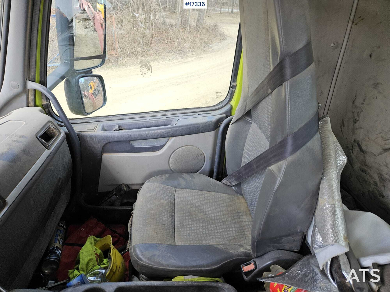 Volquete camión 2002 Volvo fm 84R13 8x4: foto 9
