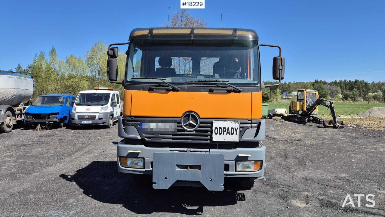 2003 Bramowiec Mercedes-Benz Axor 1833 - Portacontenedor de cadenas camión: foto 4 2003 Bramowiec Mercedes-Benz Axor 1833 - Portacontenedor de cadenas camión: foto 4