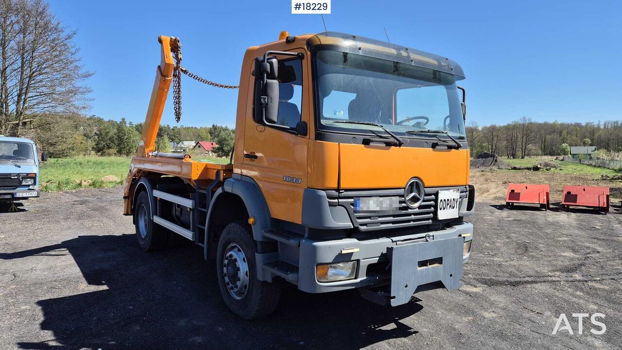 2003 Bramowiec Mercedes-Benz Axor 1833 - Portacontenedor de cadenas camión: foto 2 2003 Bramowiec Mercedes-Benz Axor 1833 - Portacontenedor de cadenas camión: foto 2