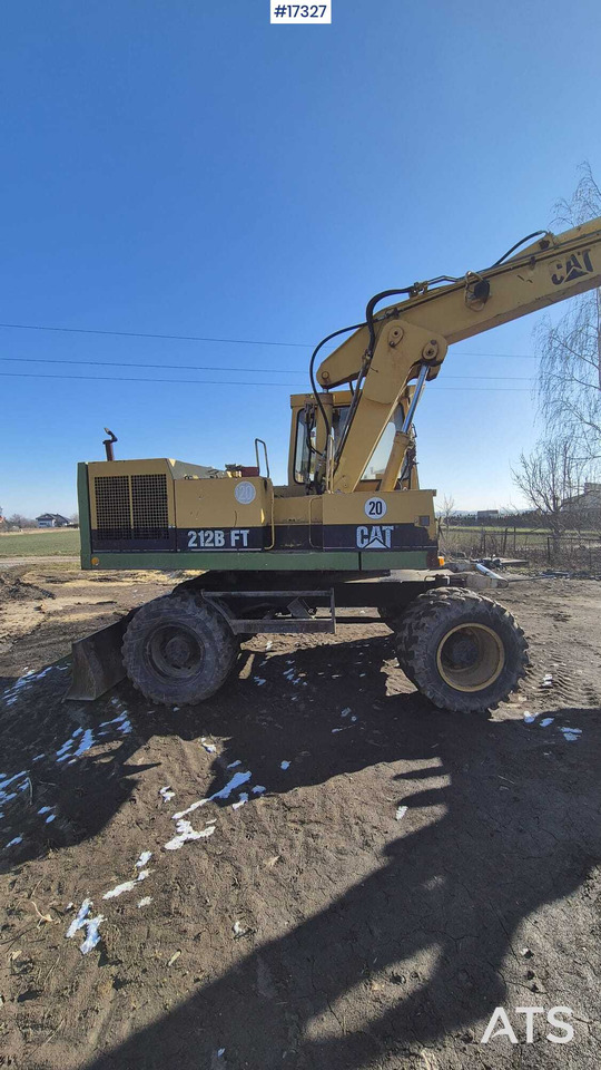 CATERPILLAR 212B FT wheeled excavator (1996) - Excavadora de ruedas: foto 5 CATERPILLAR 212B FT wheeled excavator (1996) - Excavadora de ruedas: foto 5