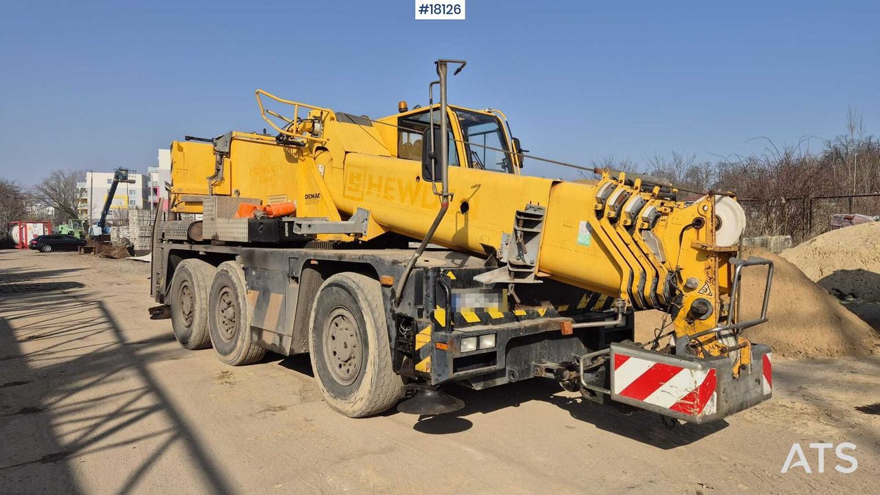 CRANE DEMAG AC40 self-propelled crane (2002) 40t / 32m - Autogrúa: foto 4 CRANE DEMAG AC40 self-propelled crane (2002) 40t / 32m - Autogrúa: foto 4