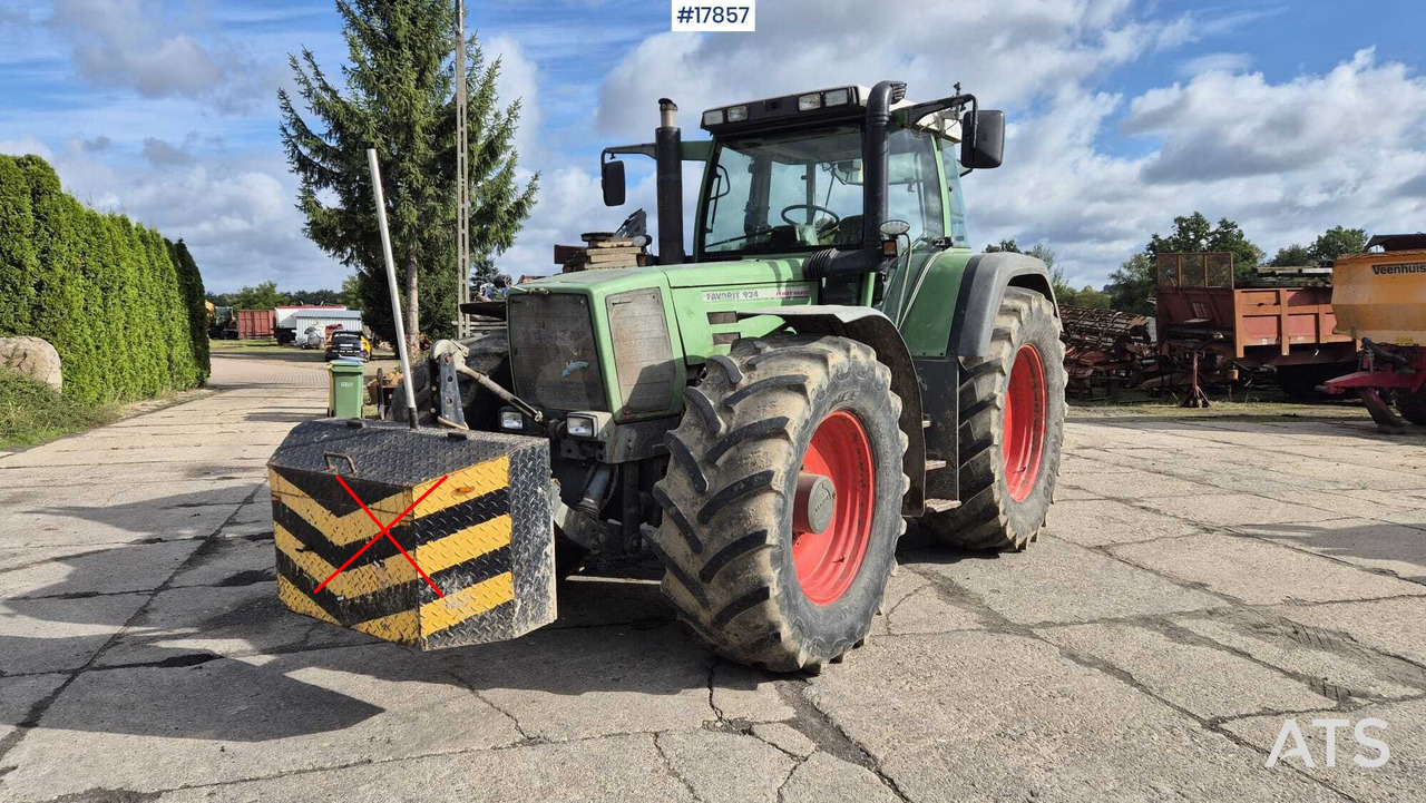 FENDT VARIO FAVORIT 924 agricultural tractor (1999) - Tractor: foto 3 FENDT VARIO FAVORIT 924 agricultural tractor (1999) - Tractor: foto 3