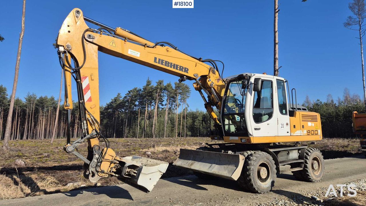 LIEBHERR A900C wheeled excavator (2007) - Excavadora de ruedas: foto 1 LIEBHERR A900C wheeled excavator (2007) - Excavadora de ruedas: foto 1