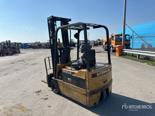 1992 Cat F30 1500 kg Electric Forklift - Carretilla elevadora eléctrica: foto 2 1992 Cat F30 1500 kg Electric Forklift - Carretilla elevadora eléctrica: foto 2