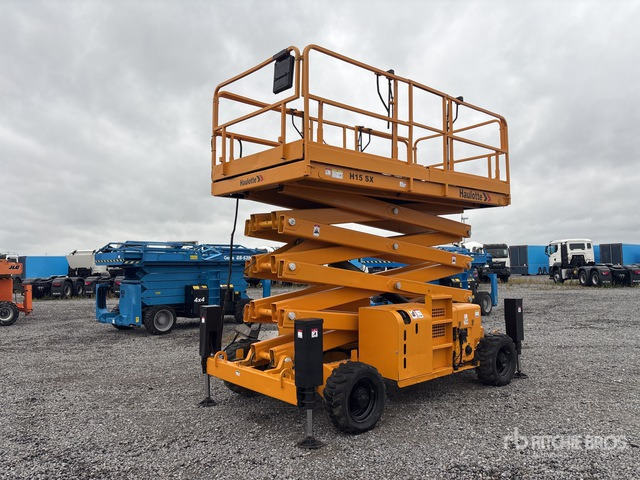 2007 Haulotte H15SX 4x4 Diesel Scissor Lift - Plataforma de tijeras: foto 1 2007 Haulotte H15SX 4x4 Diesel Scissor Lift - Plataforma de tijeras: foto 1