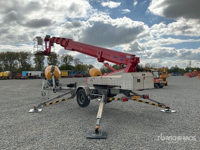 2014 Ommelift 2500EBD Hybrid Towable Lift - Plataforma elevadora remolcable: foto 4 2014 Ommelift 2500EBD Hybrid Towable Lift - Plataforma elevadora remolcable: foto 4