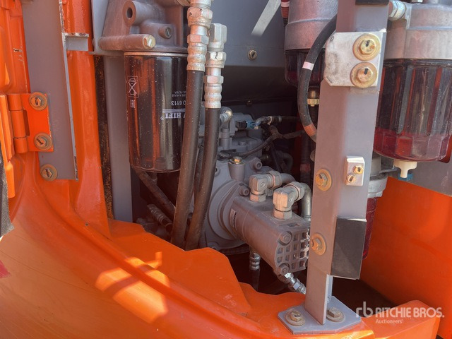Excavadora de cadenas 2016 Hitachi ZX135US-5B Tracked Excavator: foto 6