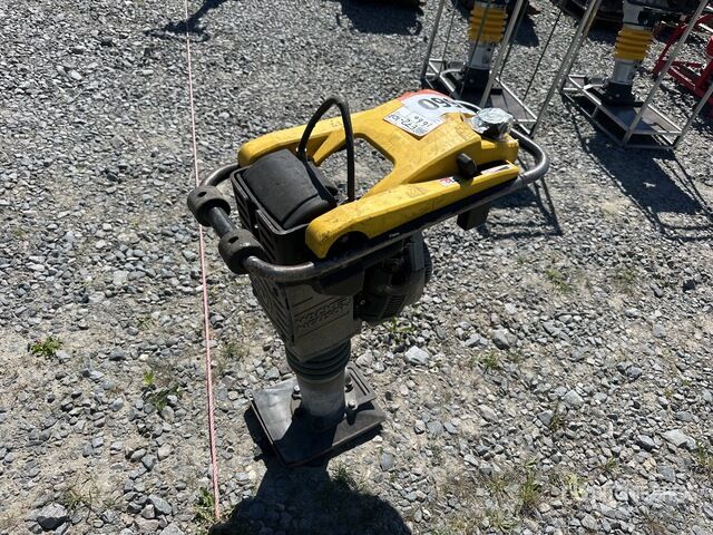 Wacker Neuson BS50-2 Jumping Jack Tamper - Vibroapisonador: foto 4 Wacker Neuson BS50-2 Jumping Jack Tamper - Vibroapisonador: foto 4