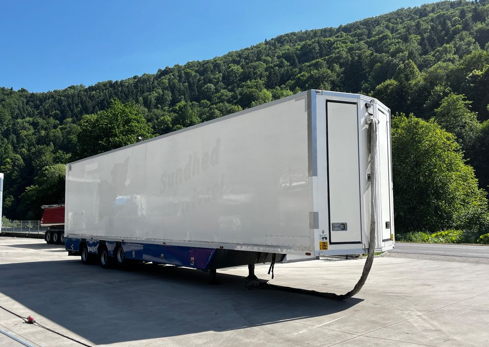 Pezzaioli HMK Industri // Do przewozu zwierząt // 2004 Rok // 3 Pokłady // Waga // Osi skrętne // Oznonacja // - Transporte de ganado semirremolque: foto 4 Pezzaioli HMK Industri // Do przewozu zwierząt // 2004 Rok // 3 Pokłady // Waga // Osi skrętne // Oznonacja // - Transporte de ganado semirremolque: foto 4