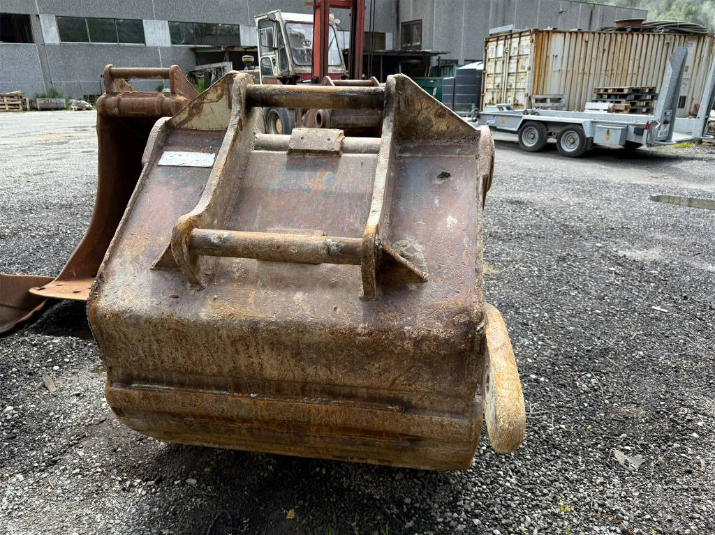 Gjerstad Grave og pusseskuffe S70 - Cazo para excavadora: foto 4 Gjerstad Grave og pusseskuffe S70 - Cazo para excavadora: foto 4