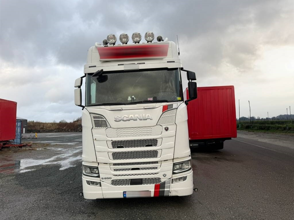 Scania S 650 6x2 - Isotérmico camión: foto 1 Scania S 650 6x2 - Isotérmico camión: foto 1