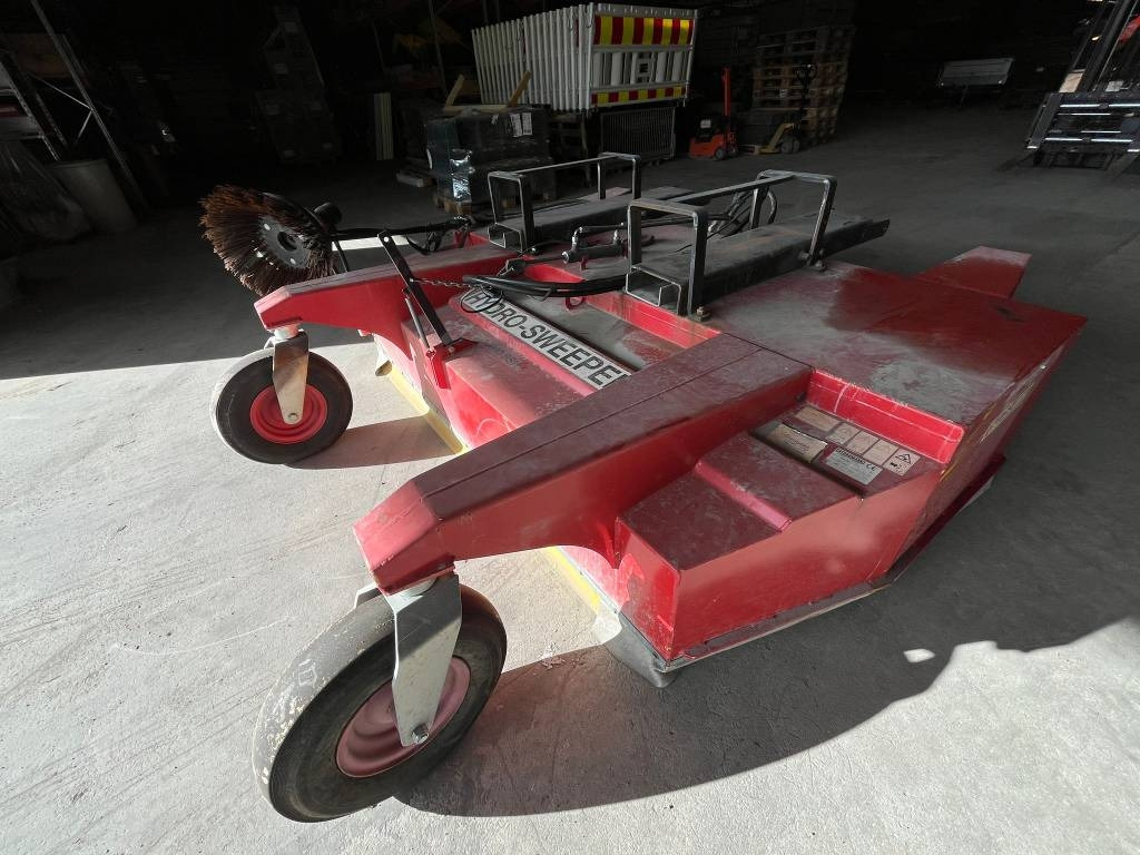 Barredora cucharón Westbjorn Hydro-Sweeper 2000 SSH: foto 1