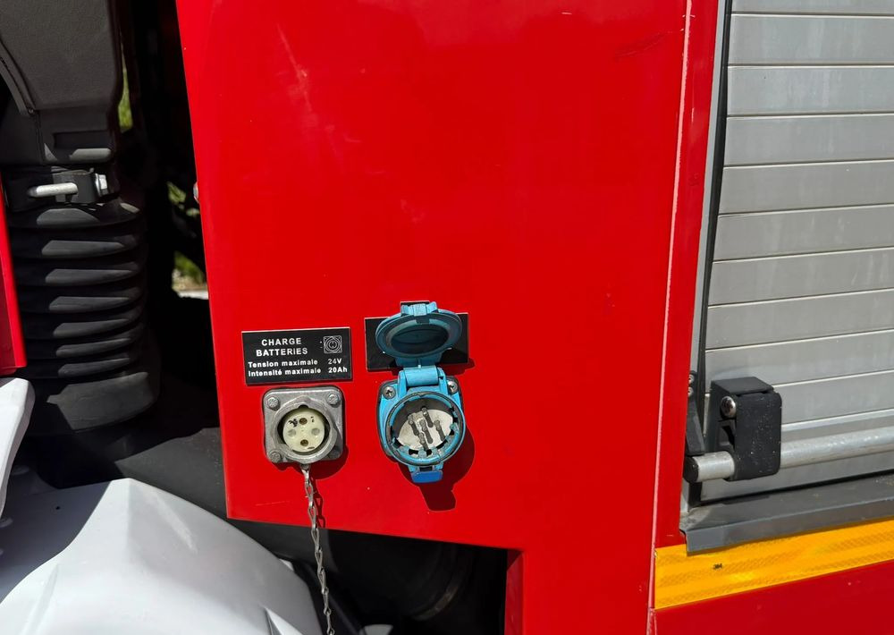 Camión de bomberos, Camión con plataforma elevadora Iveco Eurocargo 130E24: foto 14 Camión de bomberos, Camión con plataforma elevadora Iveco Eurocargo 130E24: foto 14