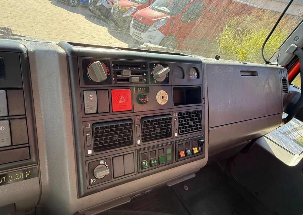 Camión de bomberos Iveco Eurocargo 65E12 BEMAEX VSR: foto 9 Camión de bomberos Iveco Eurocargo 65E12 BEMAEX VSR: foto 9