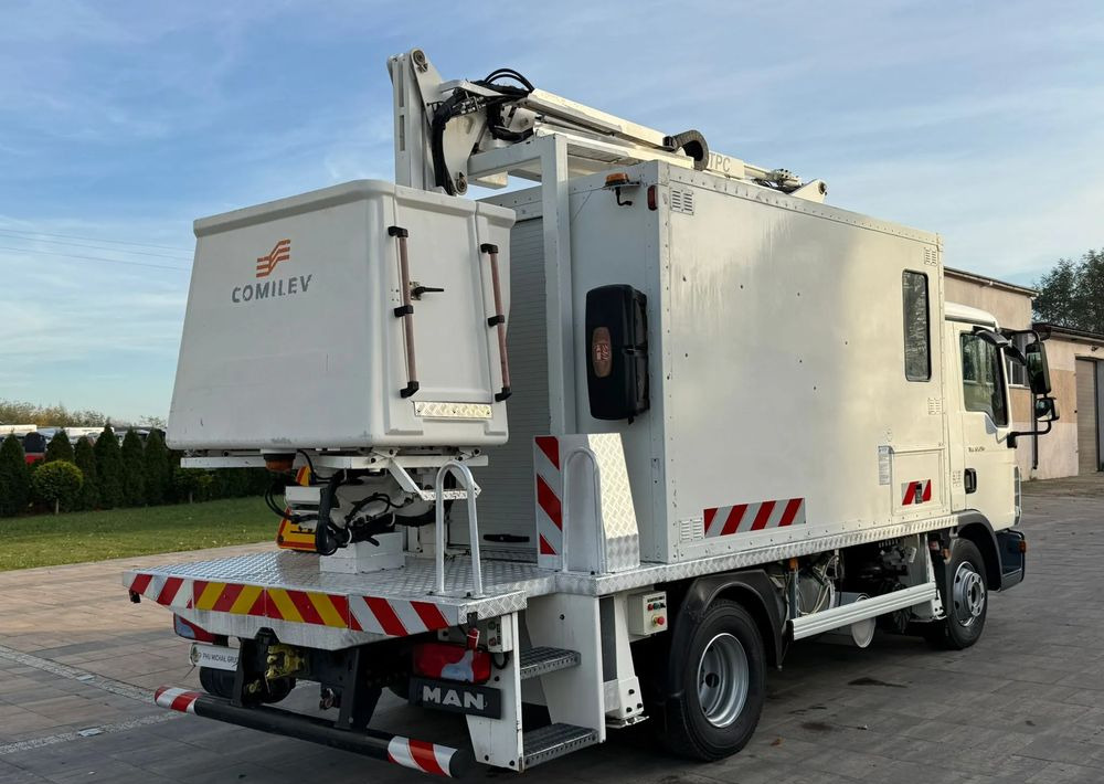 MAN TGL 12.250 - Camión con plataforma elevadora: foto 4 MAN TGL 12.250 - Camión con plataforma elevadora: foto 4