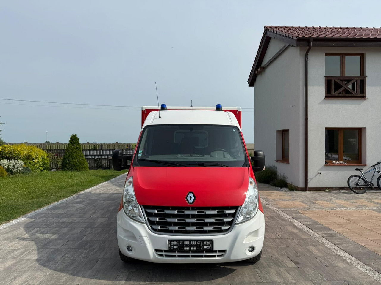 Renault Master Karetka Ambulans pogotowie kontenerowe - Otros: foto 2 Renault Master Karetka Ambulans pogotowie kontenerowe - Otros: foto 2