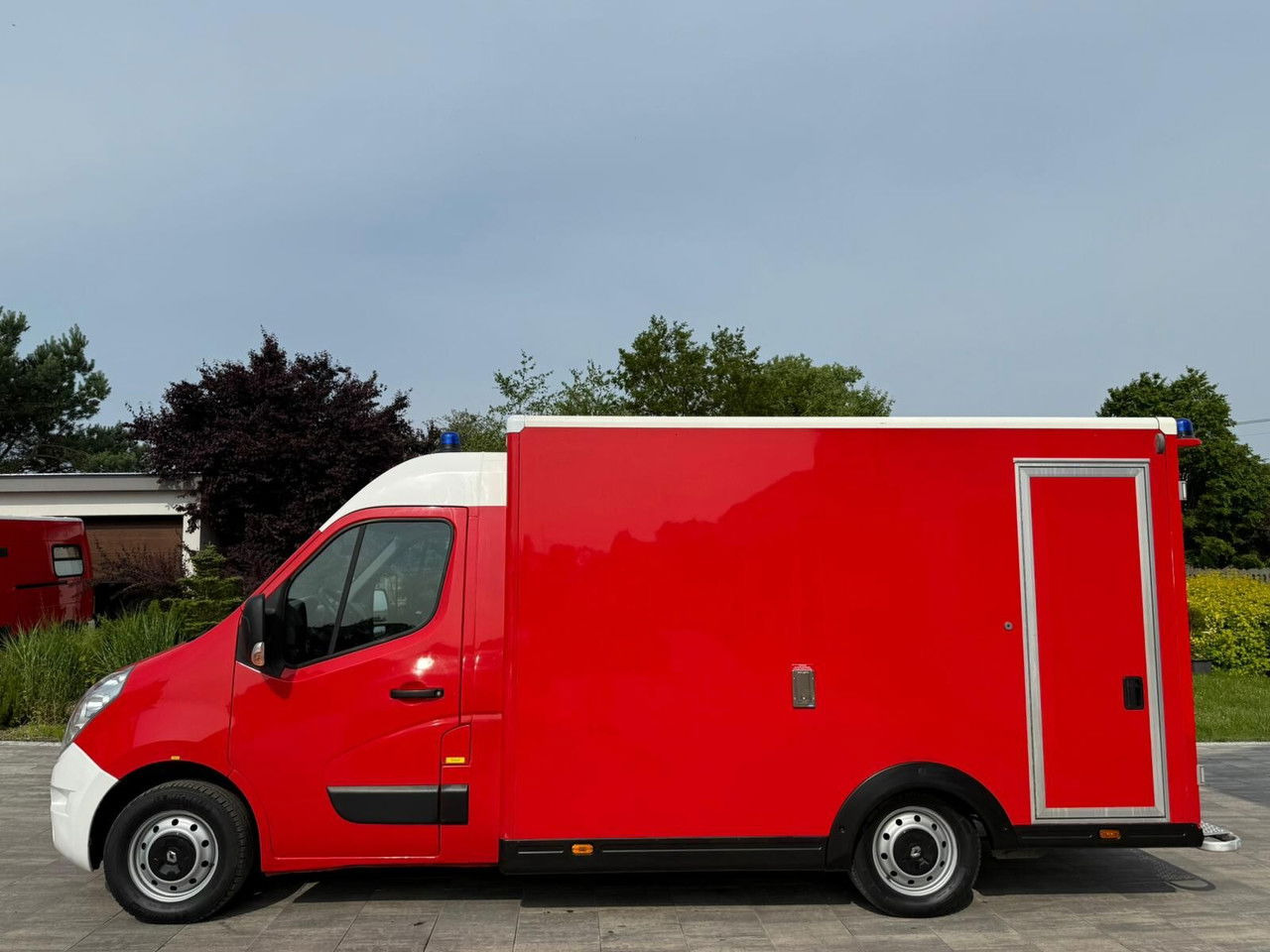 Renault Master Karetka Ambulans pogotowie kontenerowe - Otros: foto 5 Renault Master Karetka Ambulans pogotowie kontenerowe - Otros: foto 5