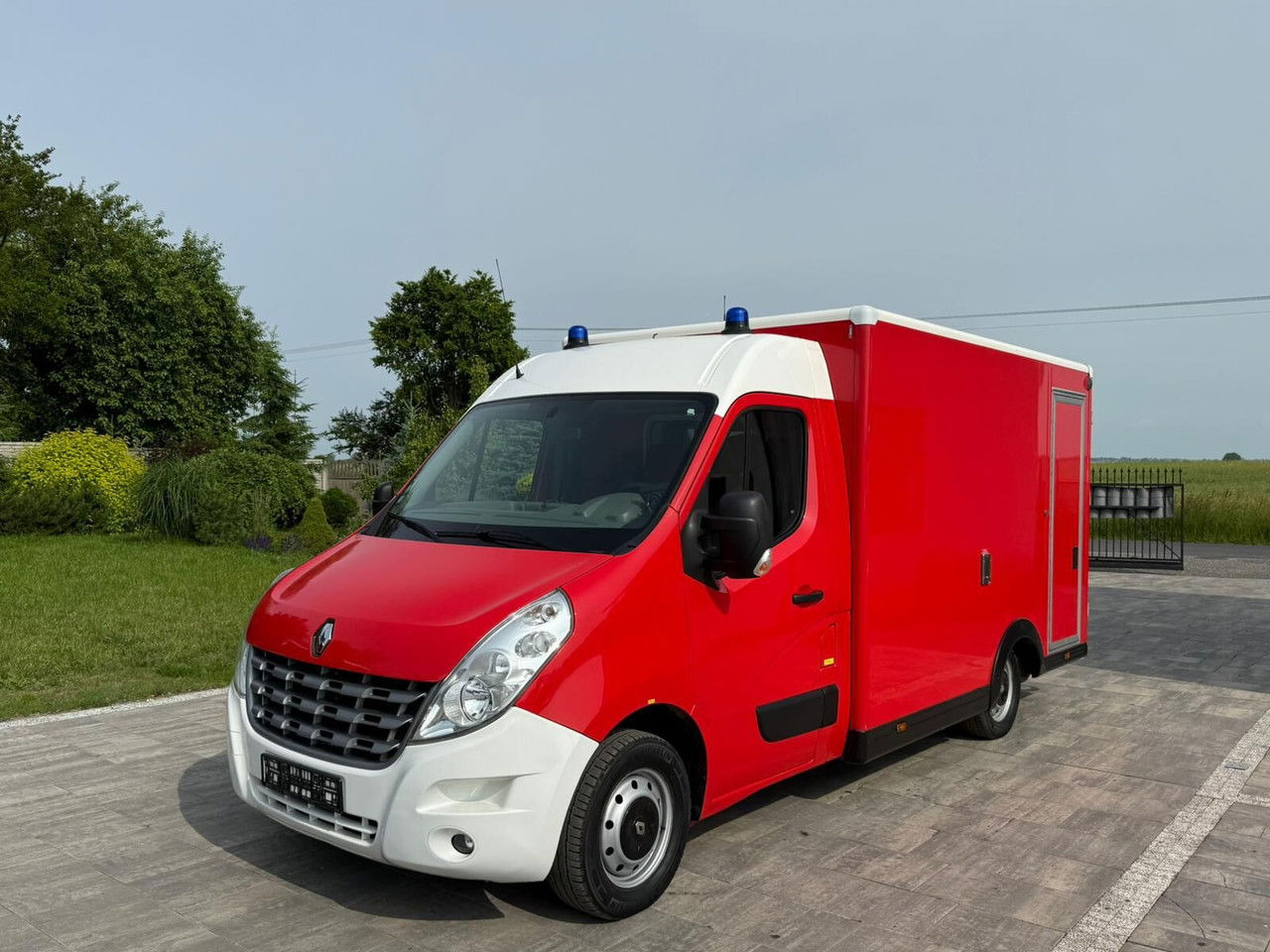 Renault Master Karetka Ambulans pogotowie kontenerowe - Otros: foto 3 Renault Master Karetka Ambulans pogotowie kontenerowe - Otros: foto 3